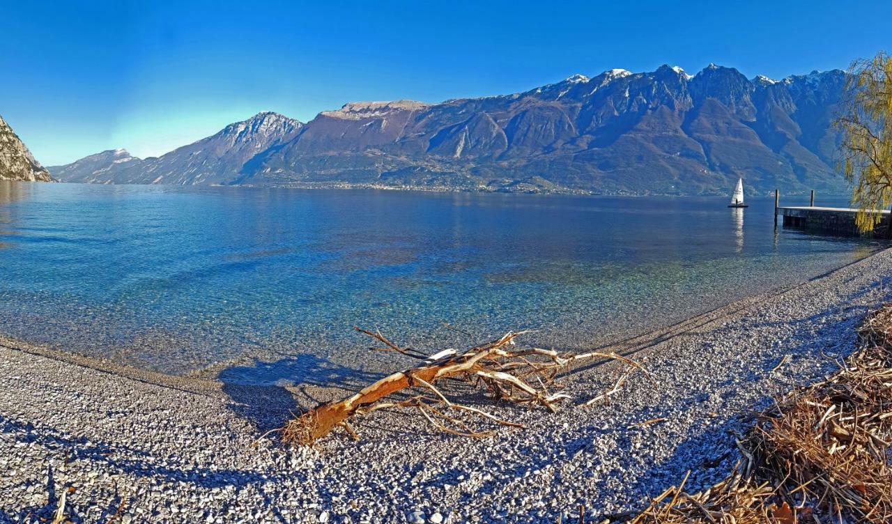 Campione Splendid View By Gardadomusmea Lejlighed Campione del Garda Eksteriør billede