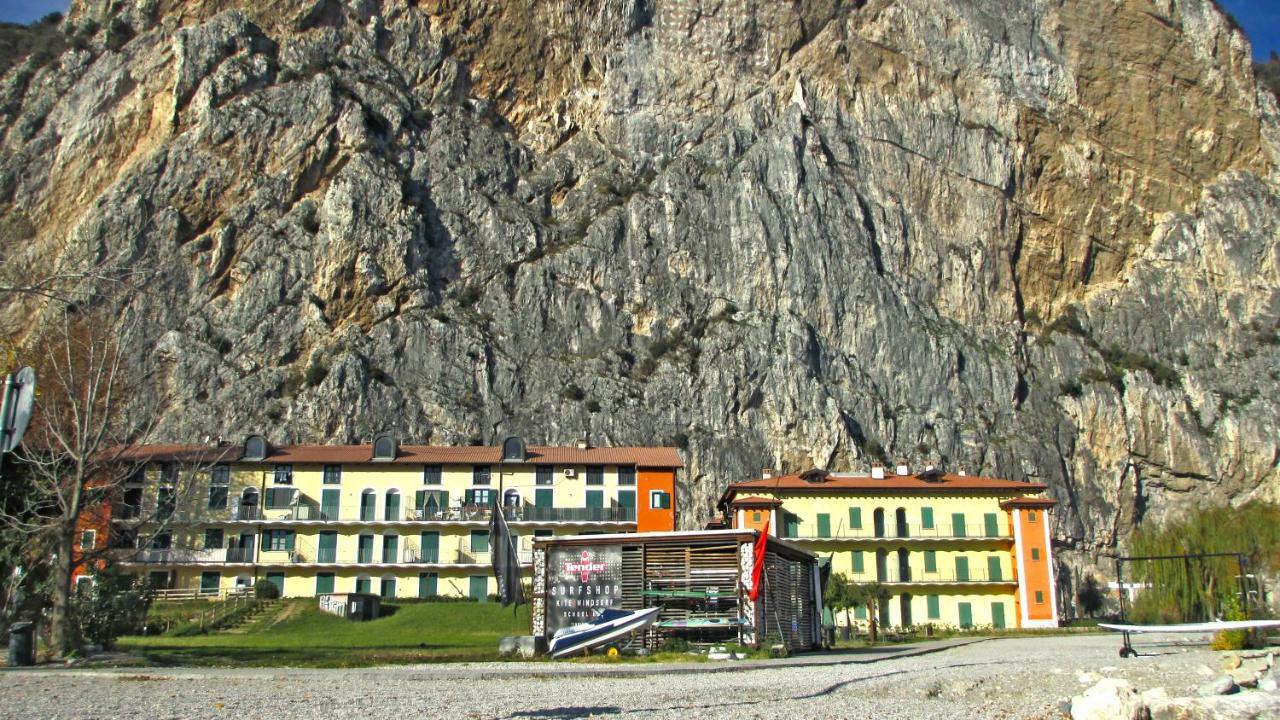 Campione Splendid View By Gardadomusmea Lejlighed Campione del Garda Eksteriør billede